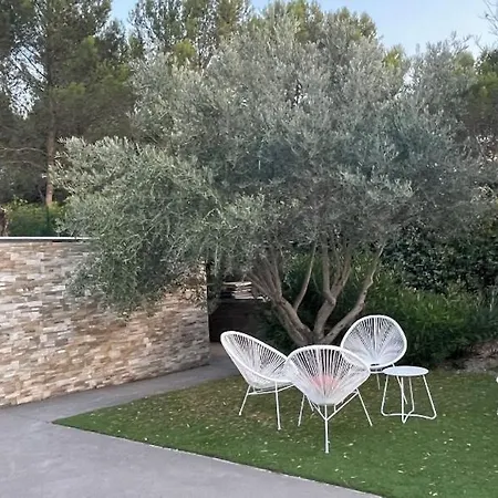 Les Vautes - Art De Vivre A La Provencale, Grande Piscine, Parking Couvert, Prise Electrique Voiture Villa *