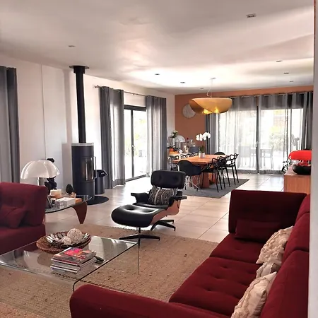 Willa Les Vautes - Art De Vivre A La Provencale, Grande Piscine, Parking Couvert, Prise Electrique Voiture *