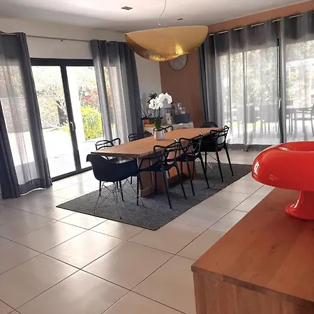 Les Vautes - Art De Vivre A La Provencale, Grande Piscine, Parking Couvert, Prise Electrique Voiture *