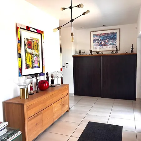 Les Vautes - Art De Vivre A La Provencale, Grande Piscine, Parking Couvert, Prise Electrique Voiture